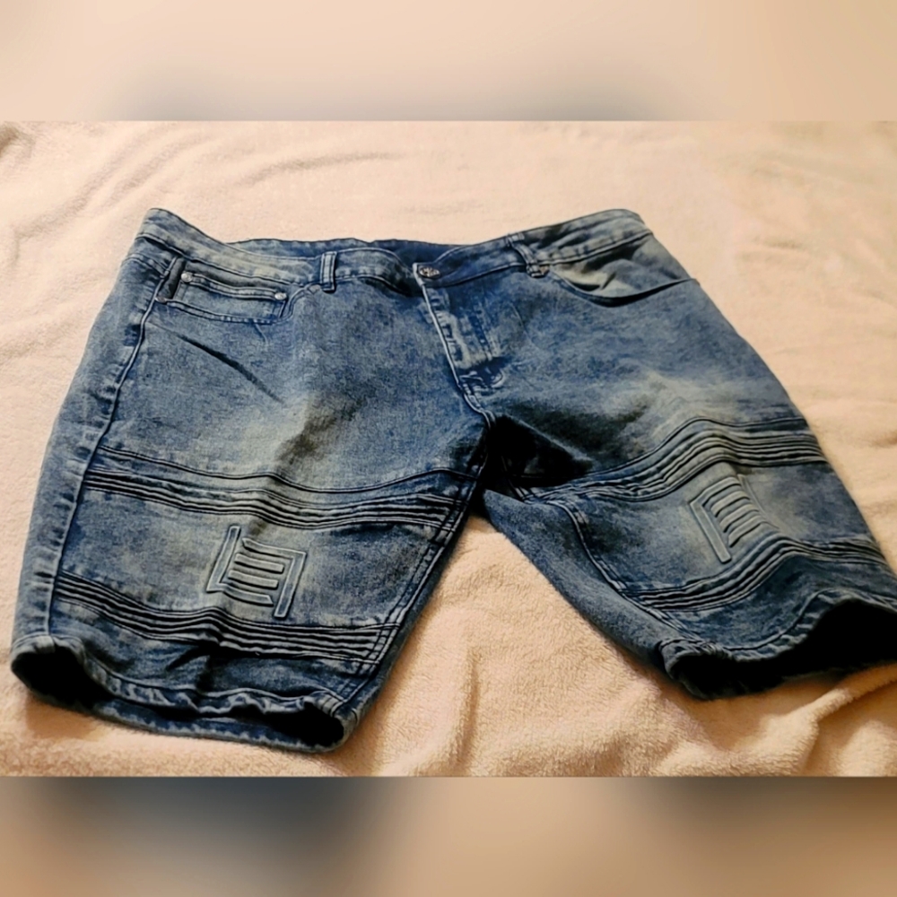 Very Nice, Men's One Point One Denim Shorts. Size 38